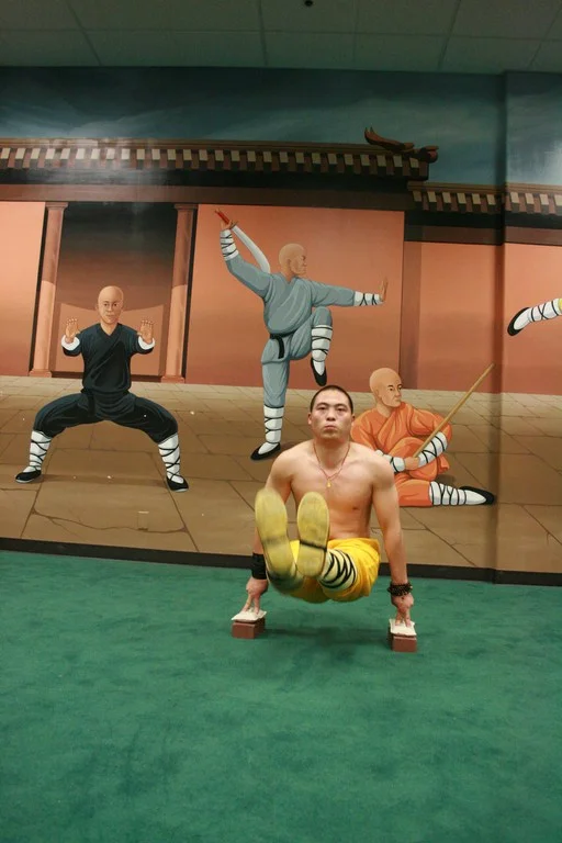 Shaolin Master Zhou - Two Finger Chan Pose 7.JPG