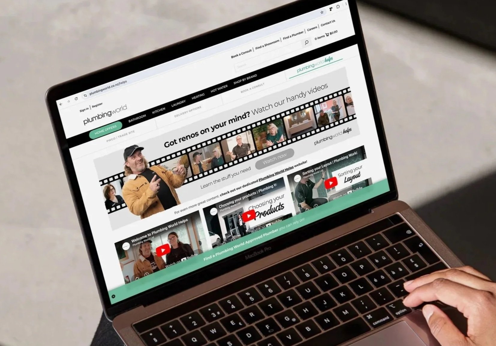 Main Plumbing World website banner ad promoting PW Helps