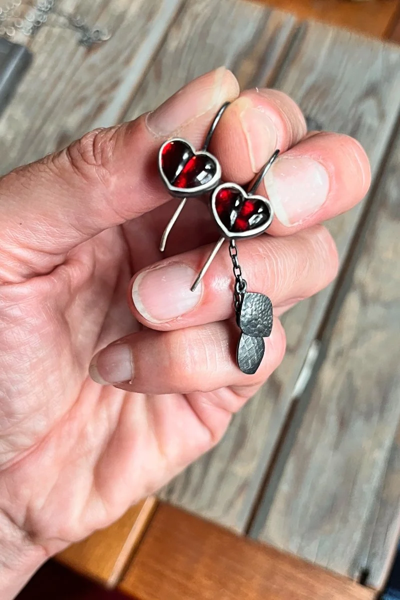 2_pt_heart_convert_earrings.jpg