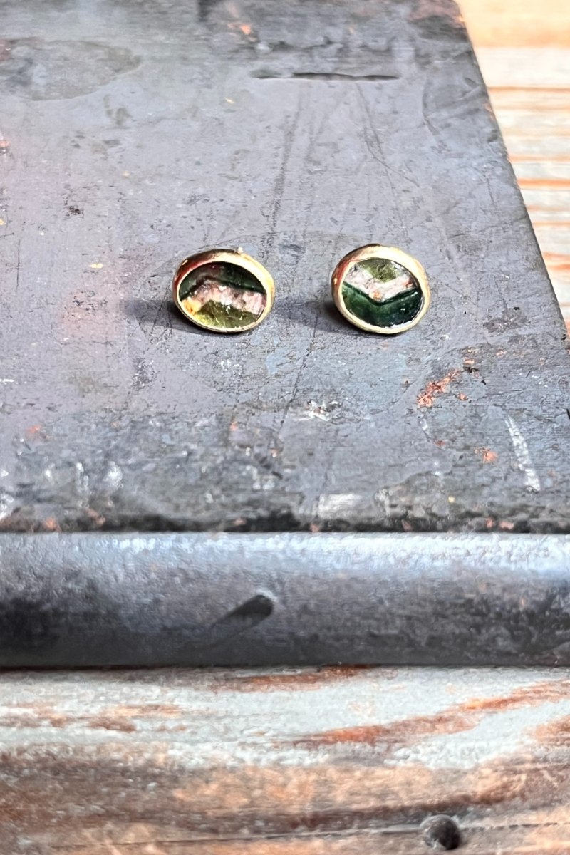 touramline_studs_3.jpg