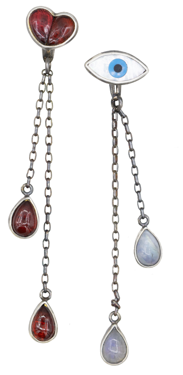 bleeding_heart_earrings.png