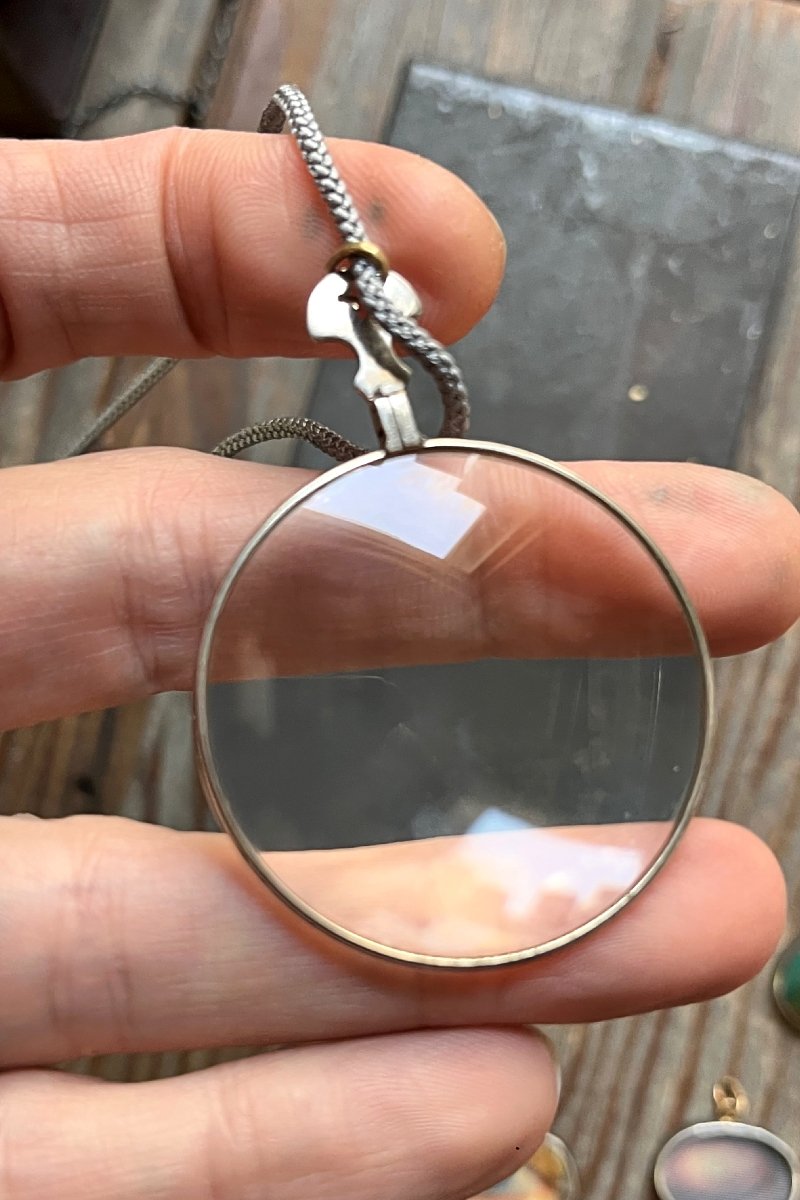 optician_lens_held_2.jpg