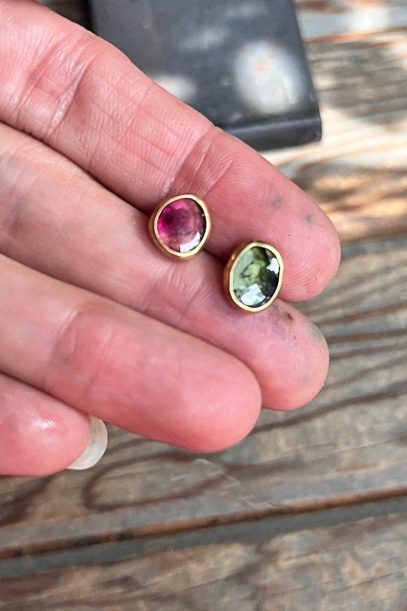 touramline_studs_1_held.jpg