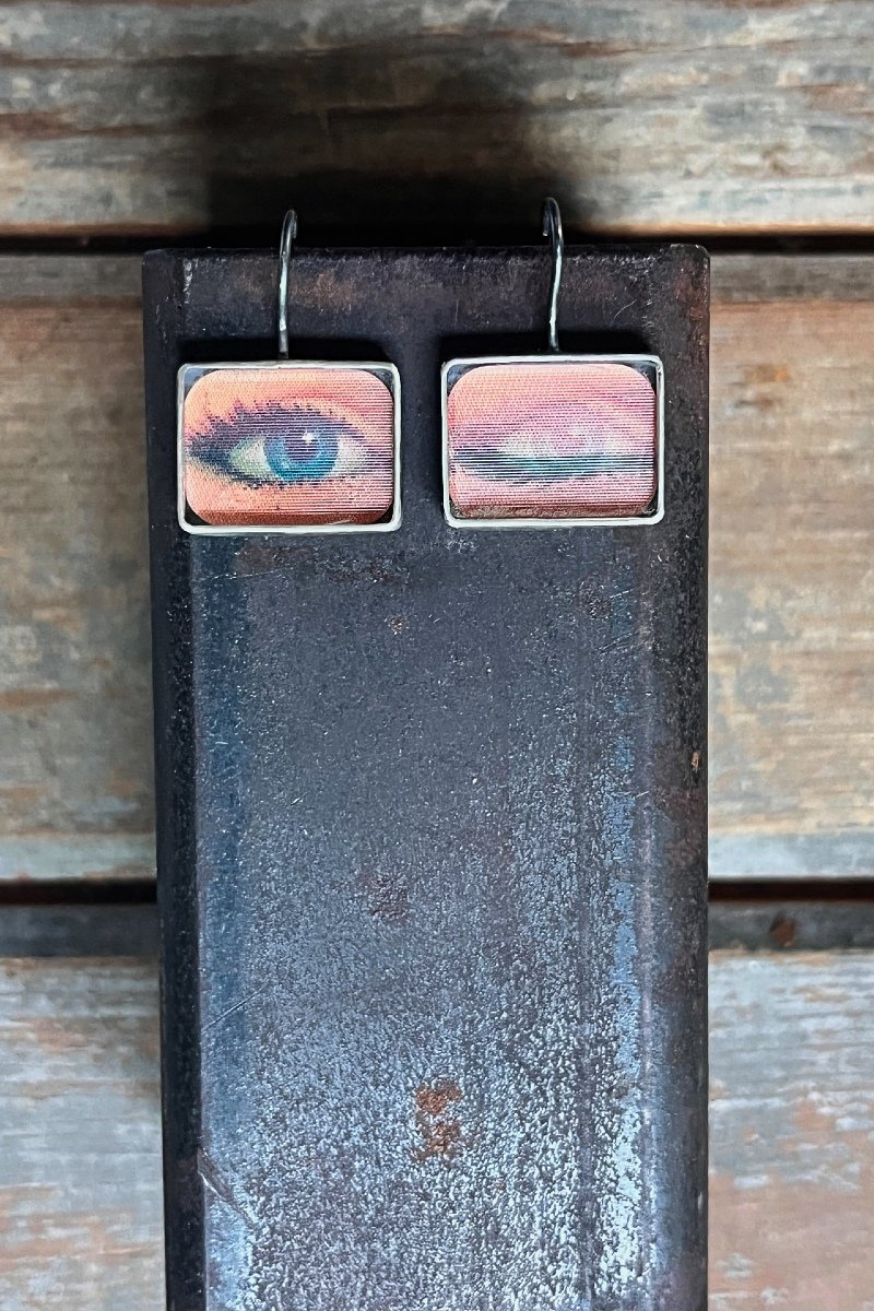 blue_eye_earrings_1.jpg