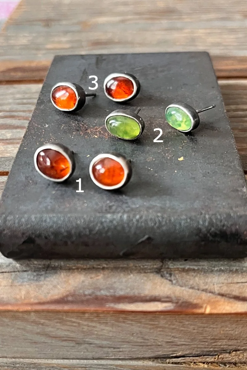 garnet_studs_numbered.jpg
