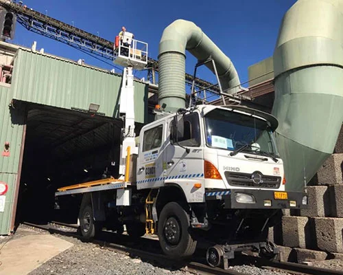 2LIFTU - Hirail Cherry Picker / EWP 4WD Dual Cab