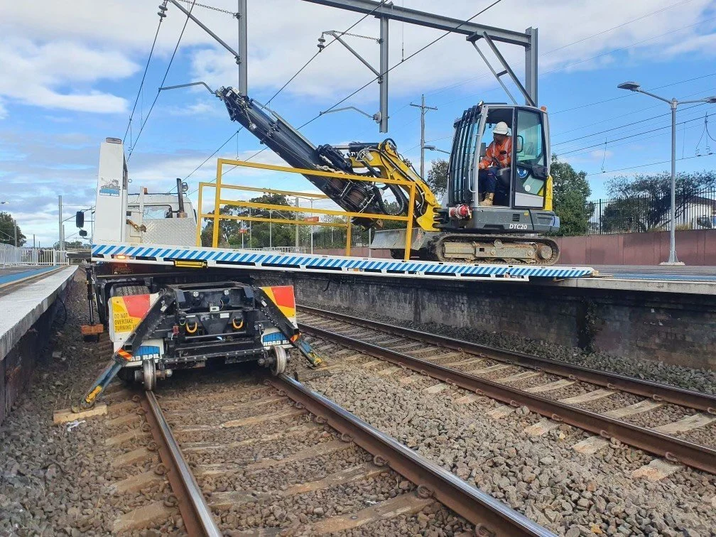 TILTS - Hirail Slewing Tilt Tray