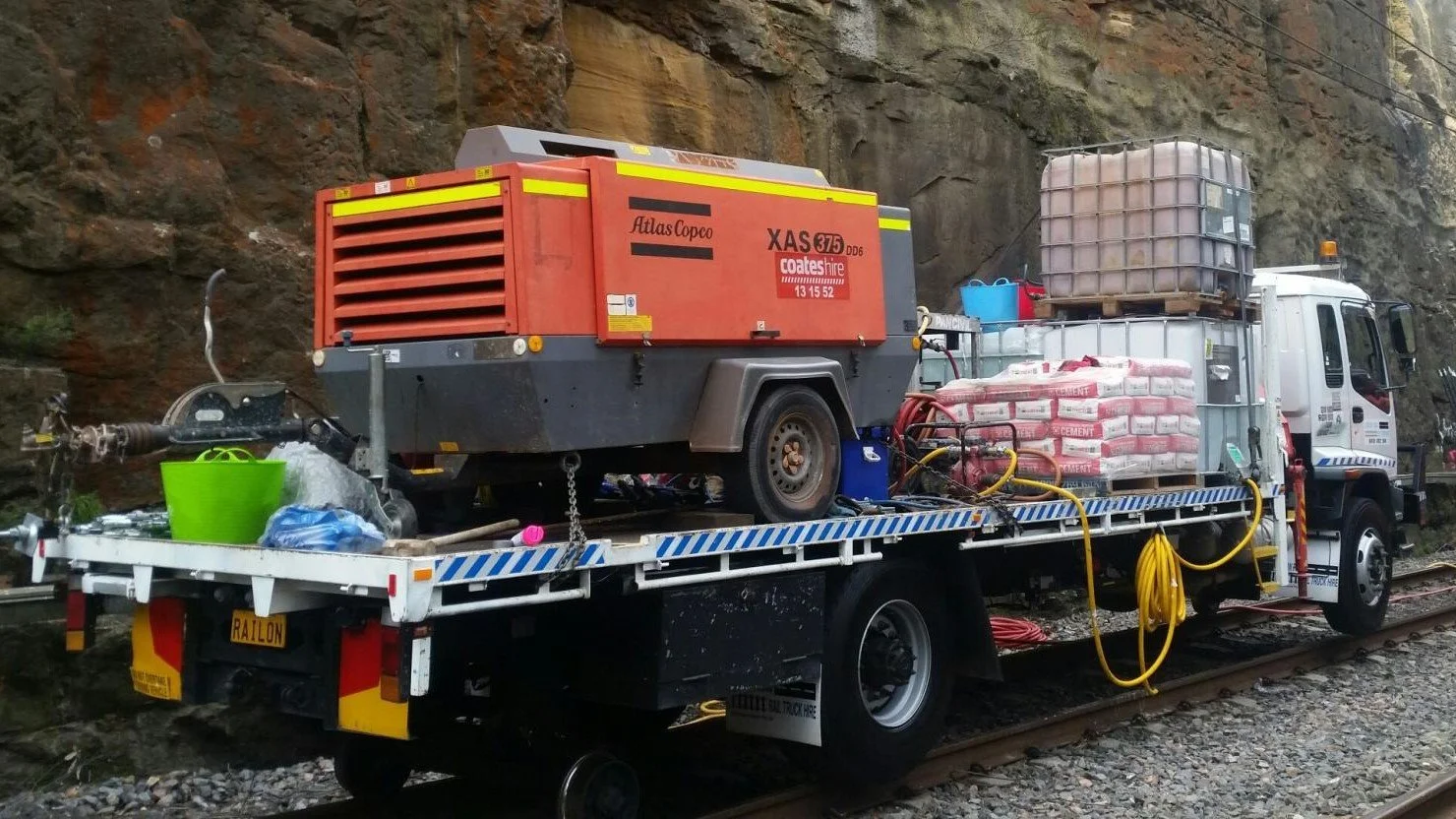 RAILON - Hirail Crane Truck