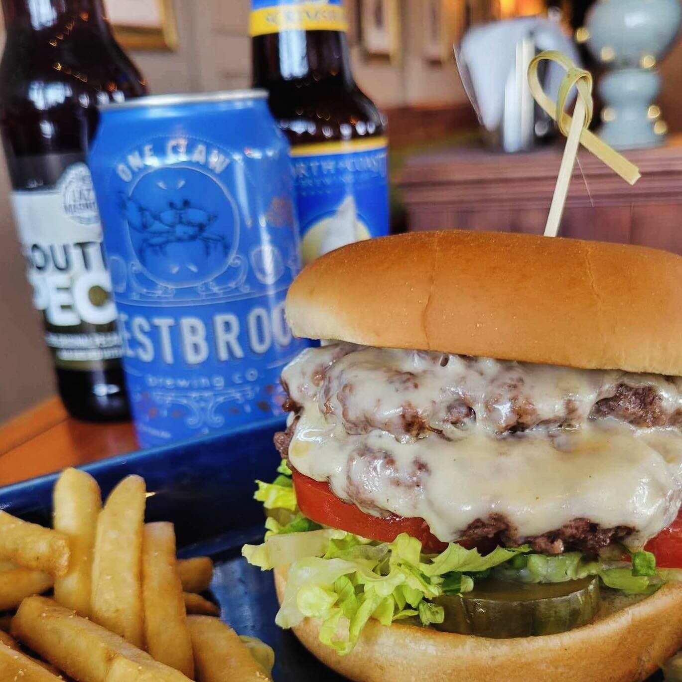 We are bringing the happy on this misty mountain day!  Come by for the best double in town!  Smash Burgers all day and 30% off beers! 
#smashburgers #brewsday #storiestreetgrille #blowingrock #828isgreat