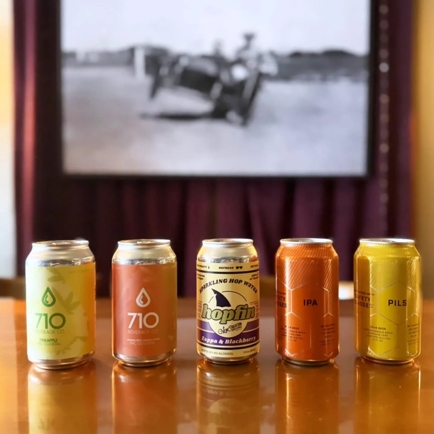 25% off beers for Tuesday Brewsday! Including our THC seltzers and non-alcoholic beers! 

Sidecar Bar open til 10pm, SSG til 8:30pm 🍻

#blowingrock #blowingrocknc #supportlocal #tuesdaybrewsday #nonalcoholic