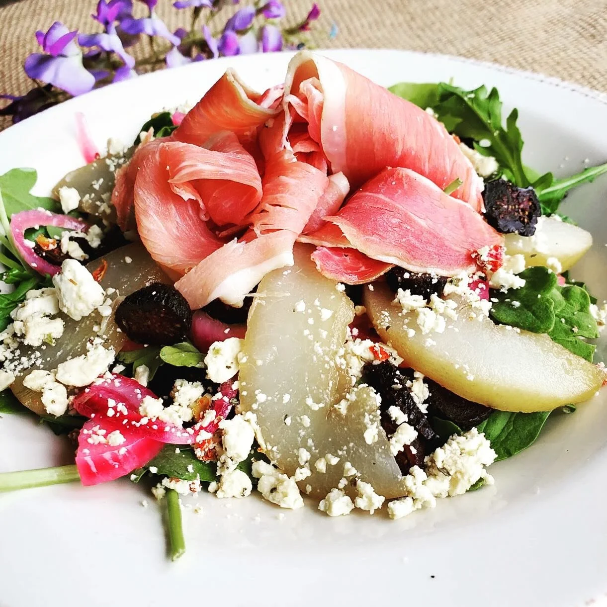 Throw back to the first pics we took of this gem!  Pear and Prosciutto is back with the cooler weather and just in time!  Fall vibes are here!
#storiestreetgrille #sidecarbar #blowingrocknc #parkwaytown #fallvibes #828isgreat