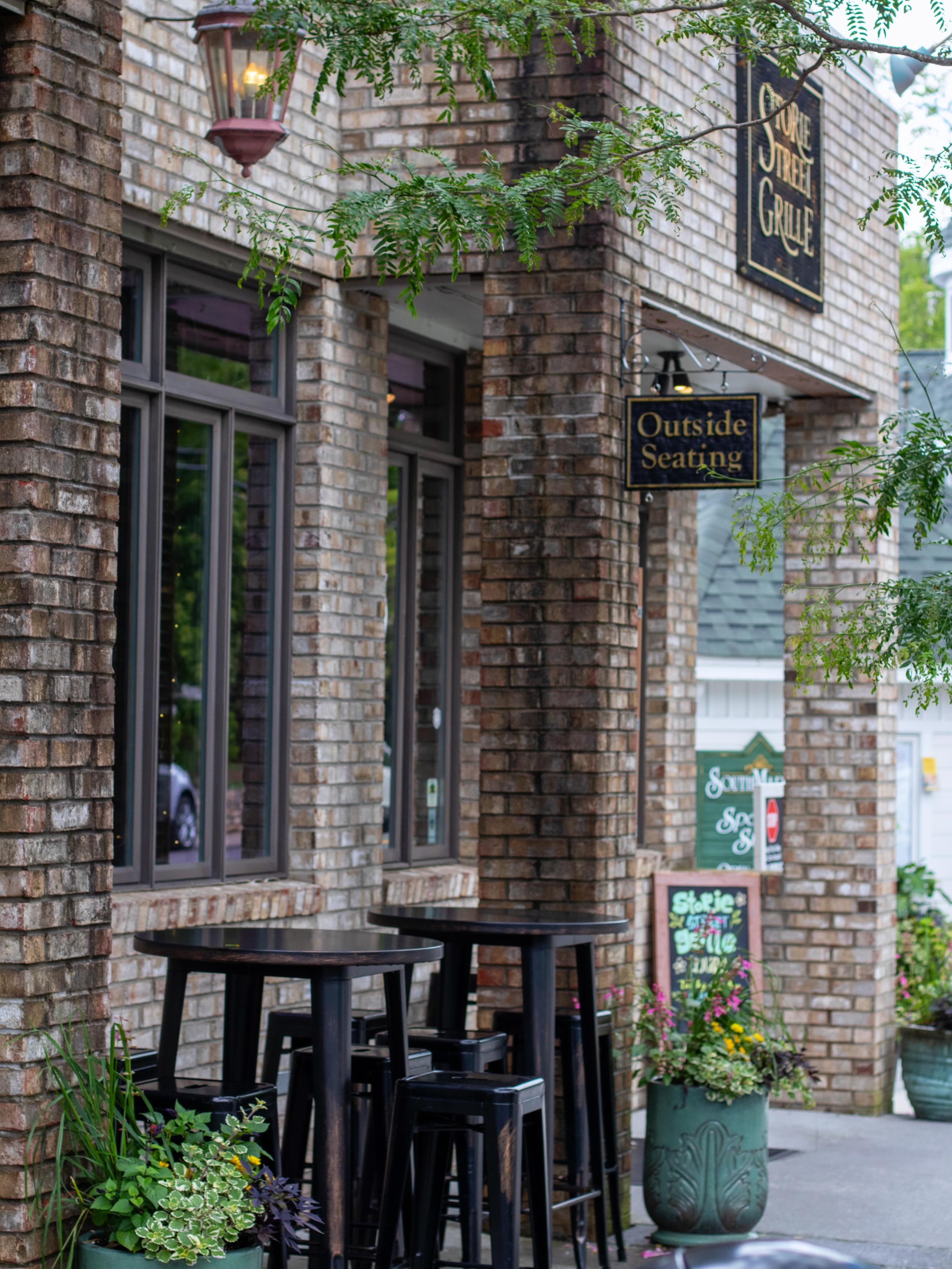 Take in this warm weather with us on our covered patio! Reservations are available for dinner and all day on Sundays. Give us a call at 828-295-7075 or book online through Resy. 

#blowingrock #blowingrocknc #supportlocal