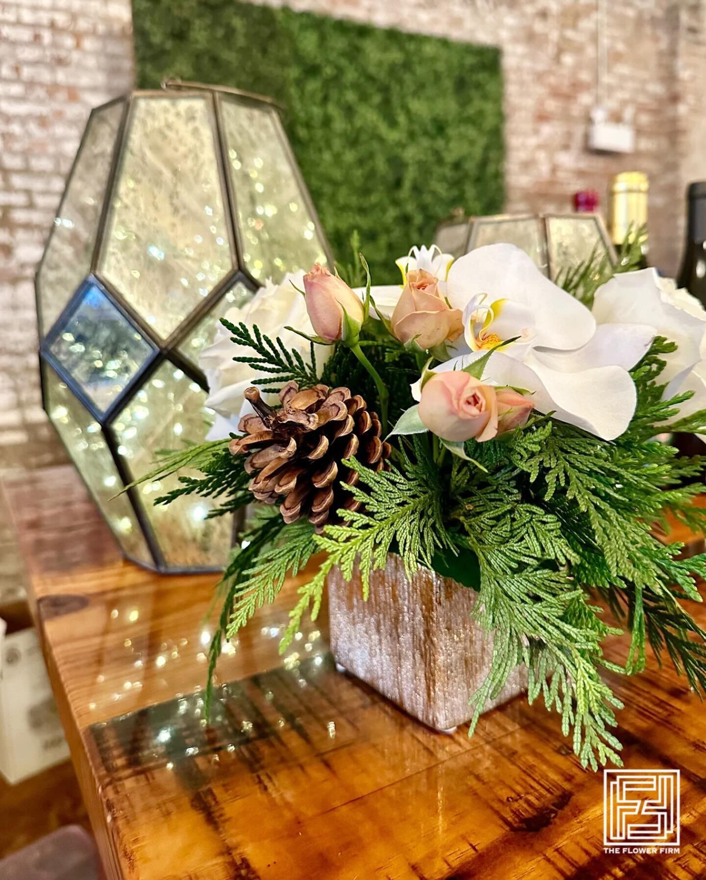 Merry &amp; bright at The Carter ✨
So great working with our neighbors for this fabulous event! 
.
#flowerfirm #chicagoevents #chicagoflorist #chicagofloraldesign #event #eventdesign #celebration #holidaydecor #eventplanning #eventdecor