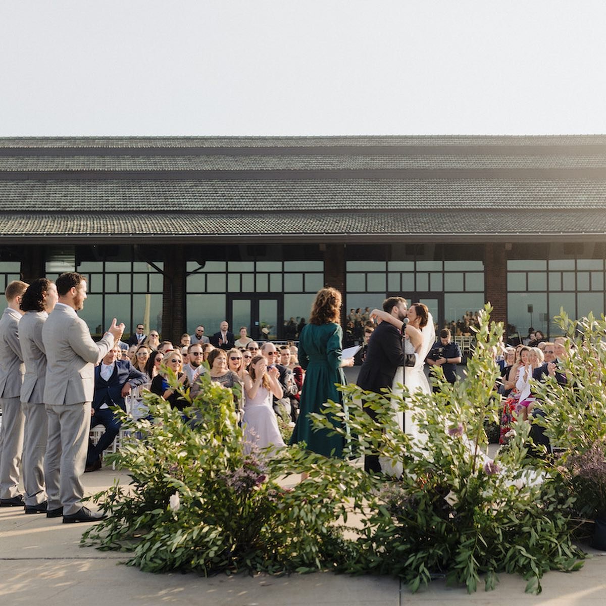 An all-star crew for the BEST couple&hellip; everything seemed to work out perfectly this day; the most amazing floral stems came in, then fog gave us a stylish ceremony backdrop and we were cicada free! Bravo @ashlynhenry__ for capturing every beaut