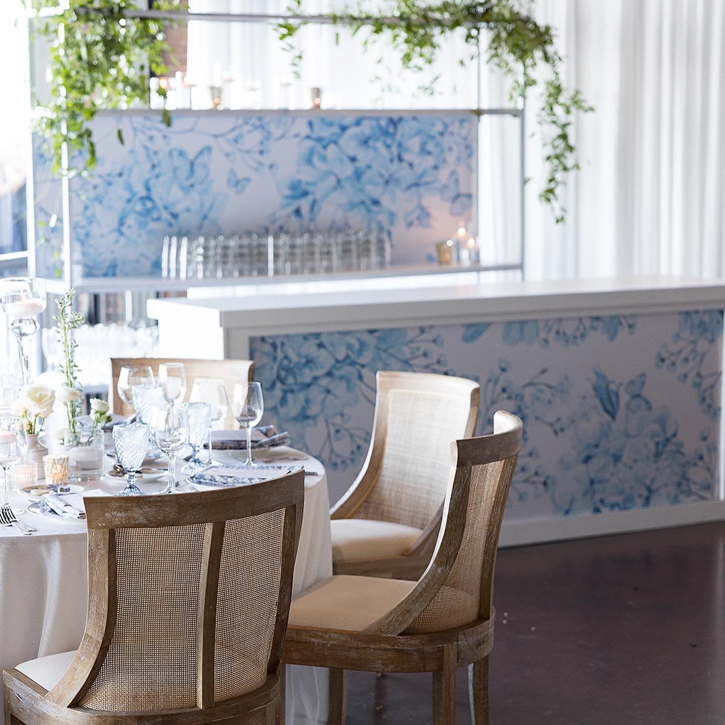 That classic blue and white will always be a favorite- our clients have the best taste! This tablescape was EVERYTHING. #floralprints #weddingtablescape