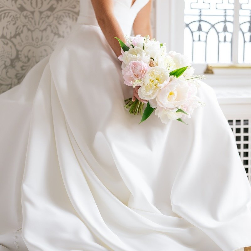 It seems like color filled weddings are having a moment&hellip; and we definitely don&rsquo;t mind. #colorfulcolorpalette