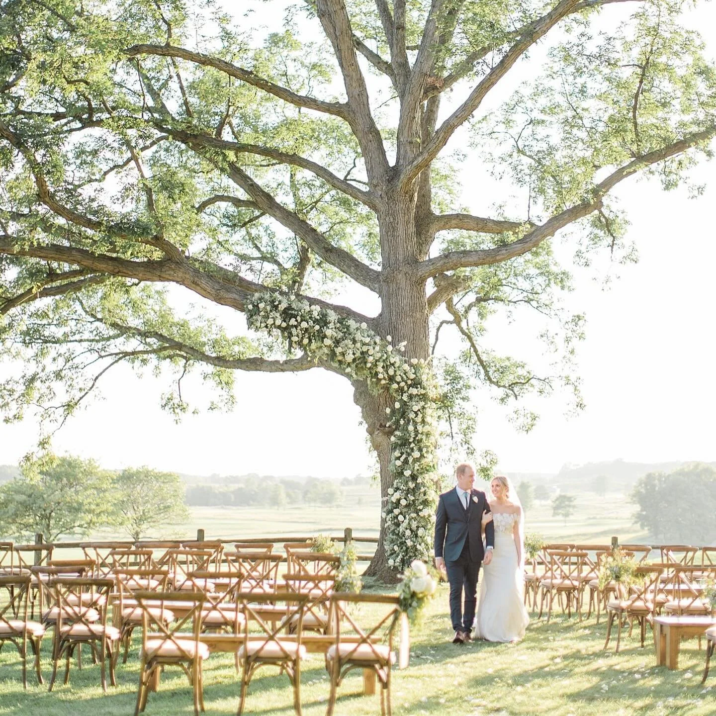 Ignore the forecast, live like it&rsquo;s Spring. #aprilshowers #treesandflowers #uniqueweddingceremony
