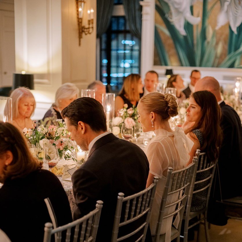Keeping things soft, intentional and incredibly romantic- surrounded with the people who matter most. 

Which detail is your favorite?

#weddinginspo #candlelitdinner #intimateweddings #tablescapegoals #littledesigndelights