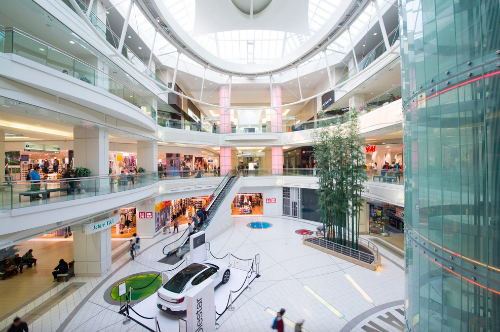 English Classes at Metrotown Mall