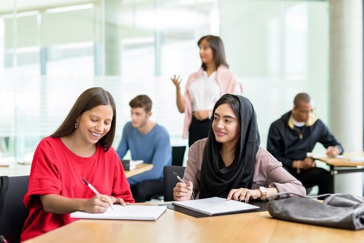 IELTS on Computer (IoC) Vs IELTS on Paper (IoP)