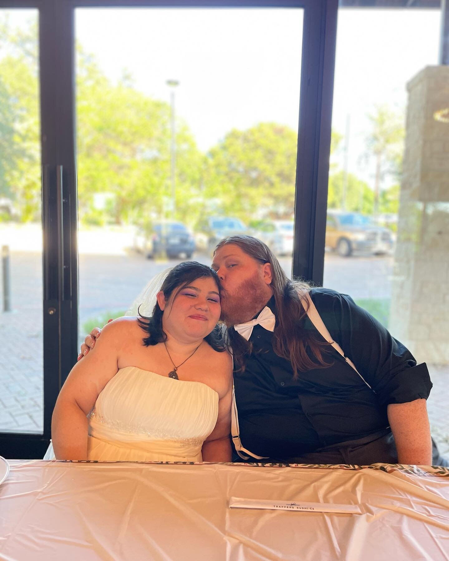 💍 Congratulations to Bryan and Bella on their big day!! 🍱

@trapperssushi can cater your event too, just reach out to your local Trapper&rsquo;s or DM us to learn more.
.
.
.
.
.
#sushilovers #trapperssushi #wedding #catering #sushitime