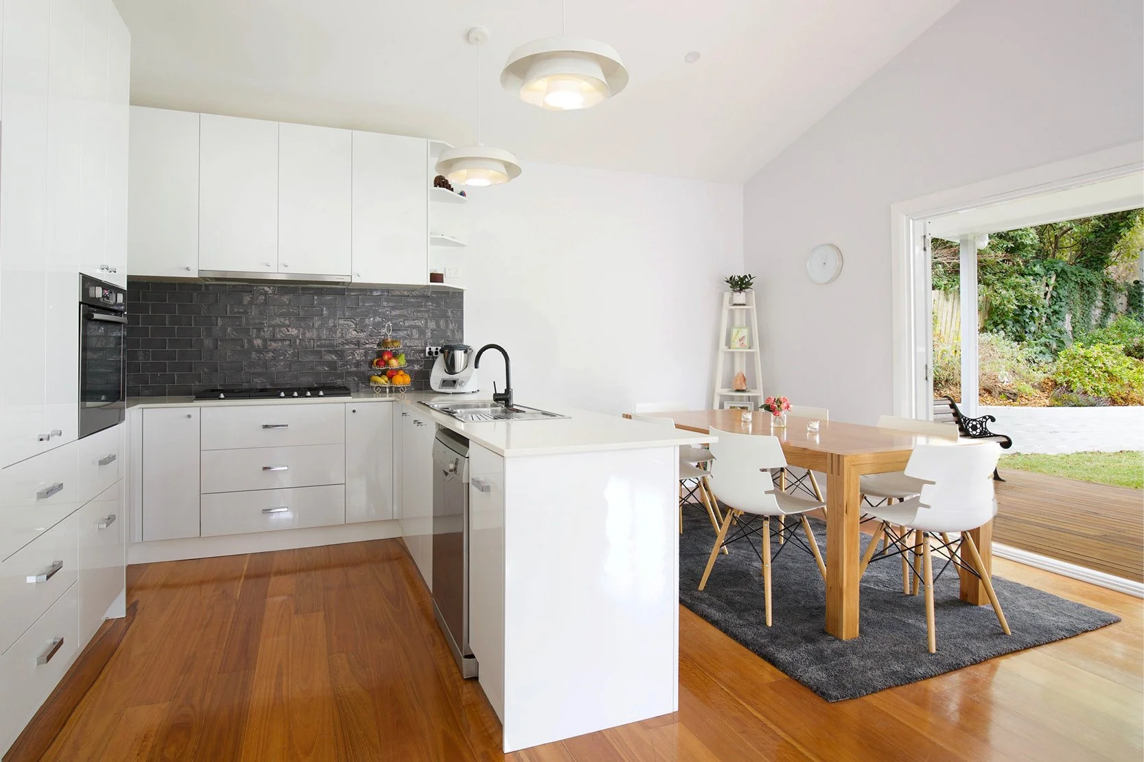 Kitchen gallery 3x2 10.jpg