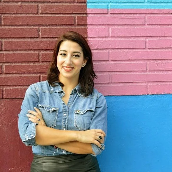 Tina Dominguez Digital Marketing & Content @tina_vision