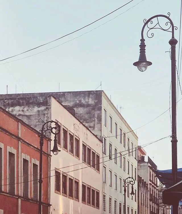 Soy fan de los colores pastel, de M&eacute;xico y de experimentar cosas nuevas!

Siempre he pensado que lo m&iacute;o es tomar fotos de la naturaleza porque me encanta la luz natural, las monta&ntilde;as, lagos, cielos, etc. Pero hay lugares que insp