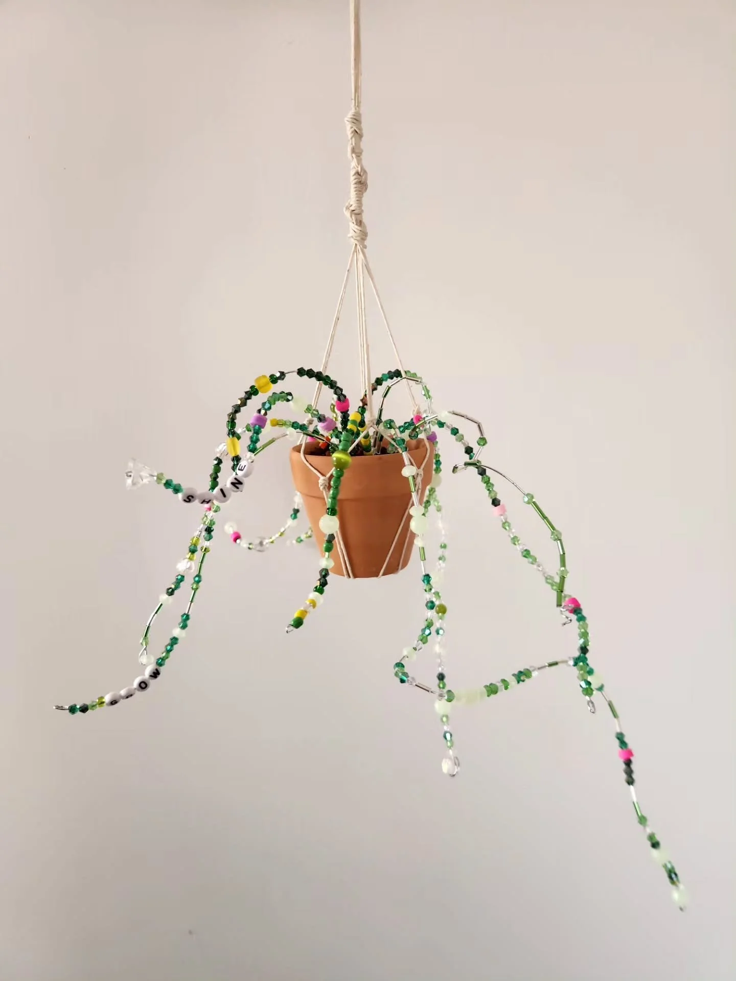 Forever Plants 🪴 
Join us for a crafty morning, drinking matcha and making your very own Beaded Pot Plant!! 

Workshop collab with @matchamichi_au 

This Sunday 25th of Jan 10am @feldandco 

We love these sun catchers! 🌞