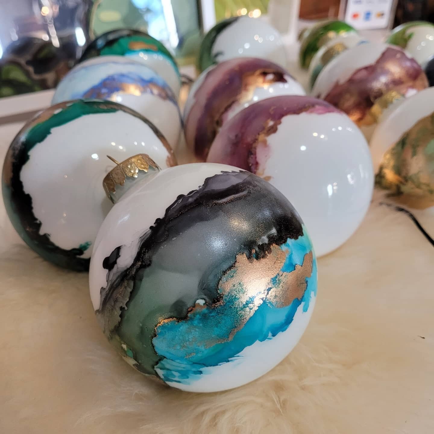 Hand painted  glass ornaments (alcohol ink and acrylic).
Large ornaments $15
Extra large ornaments $20

Mercury glass and black/gold/personalized ornaments
Small $10

Will be wrapped and ready for gift giving. 

See my other work:
www.beautifulmessst