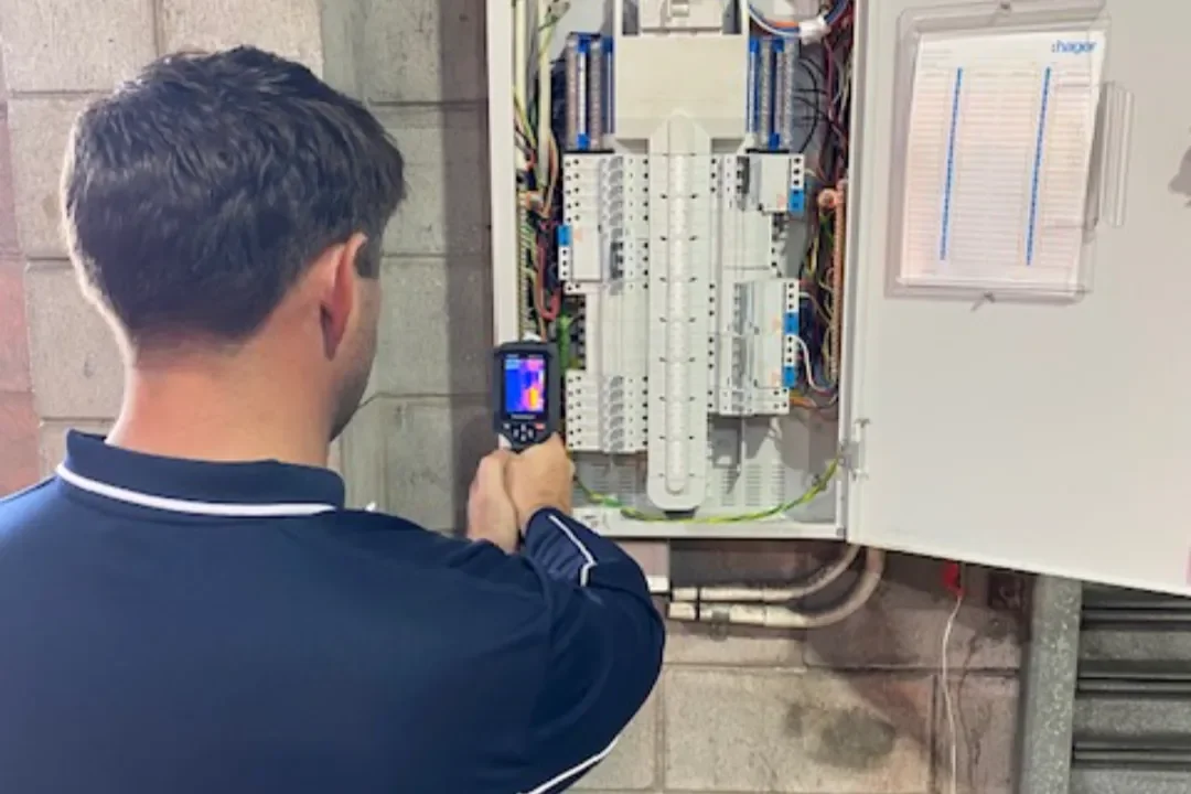 Electrician Blacks Beach