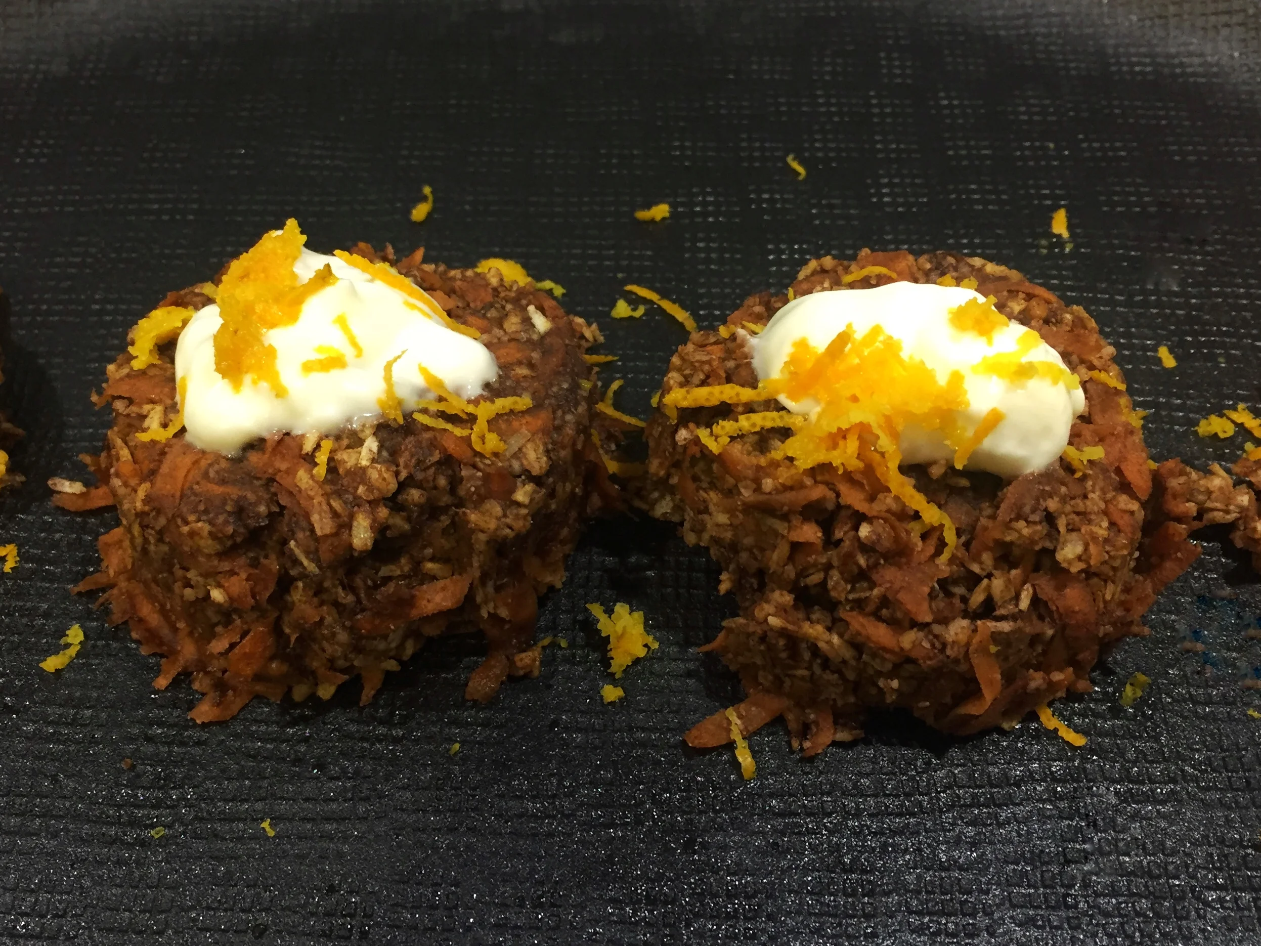Mini Raw Carrot Cakes