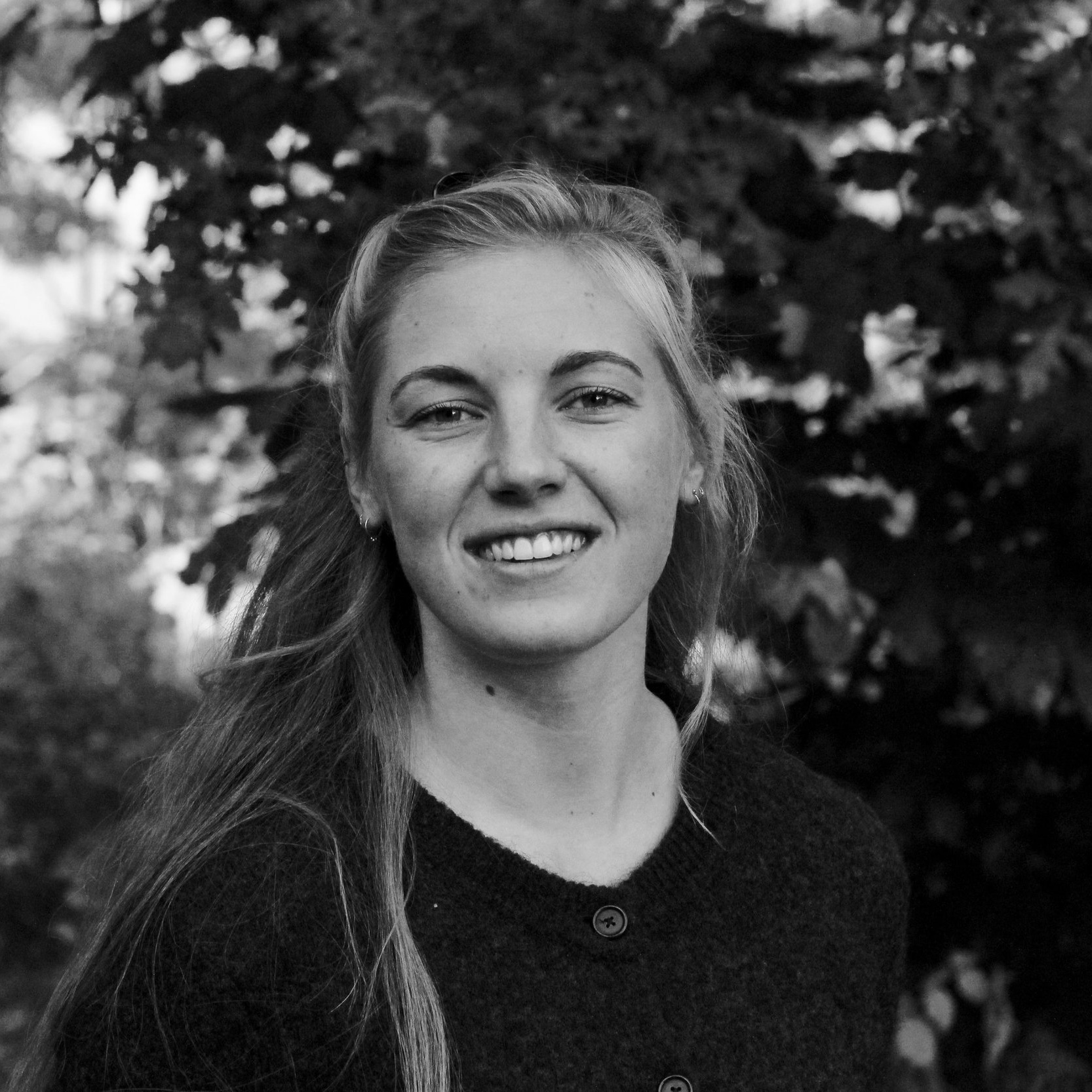 Karla Sidenius Student Assistant kasi@letsholo.com LinkedIn