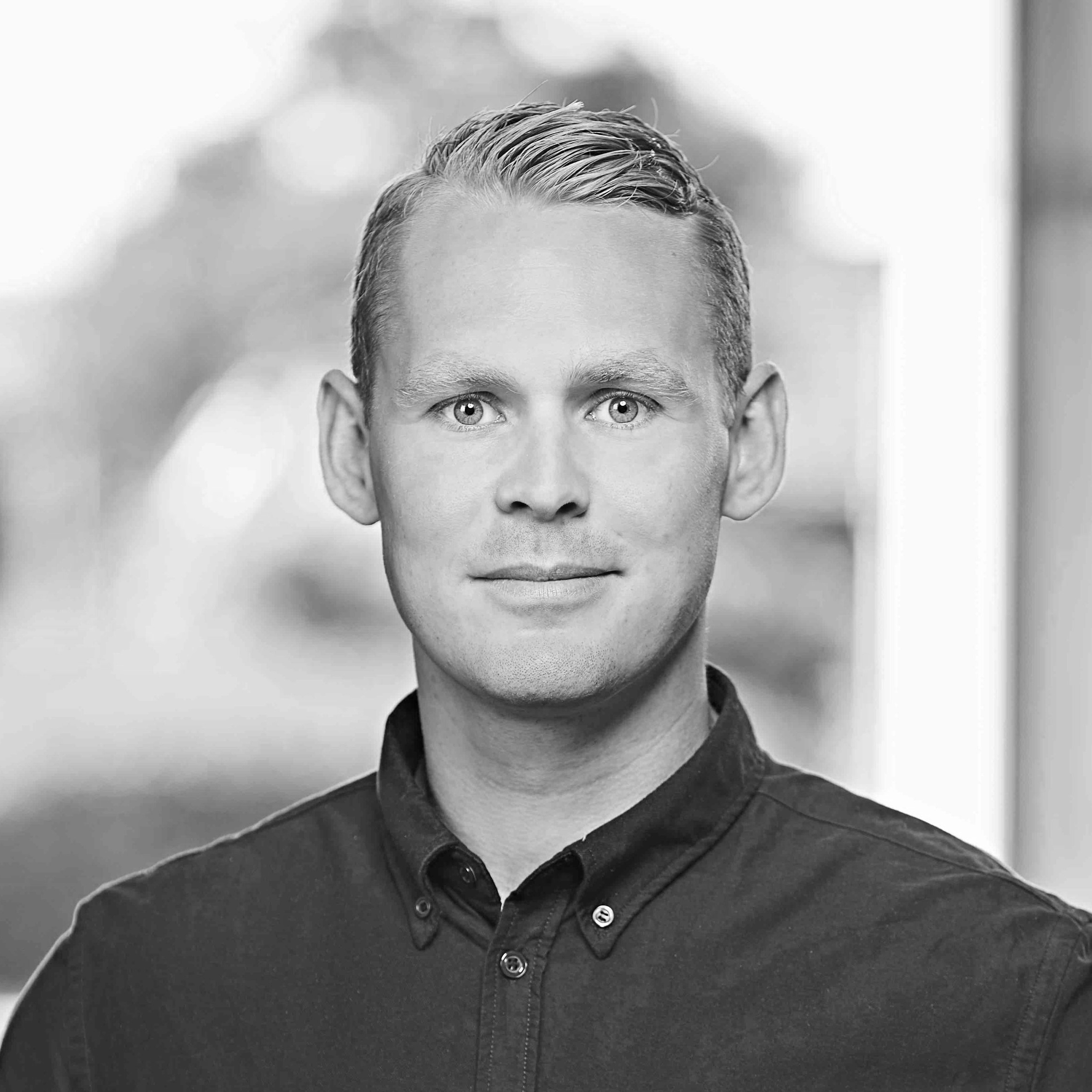 Emil Nørgaard Lüthgens Vehicle Analyst emly@letsholo.com LinkedIn