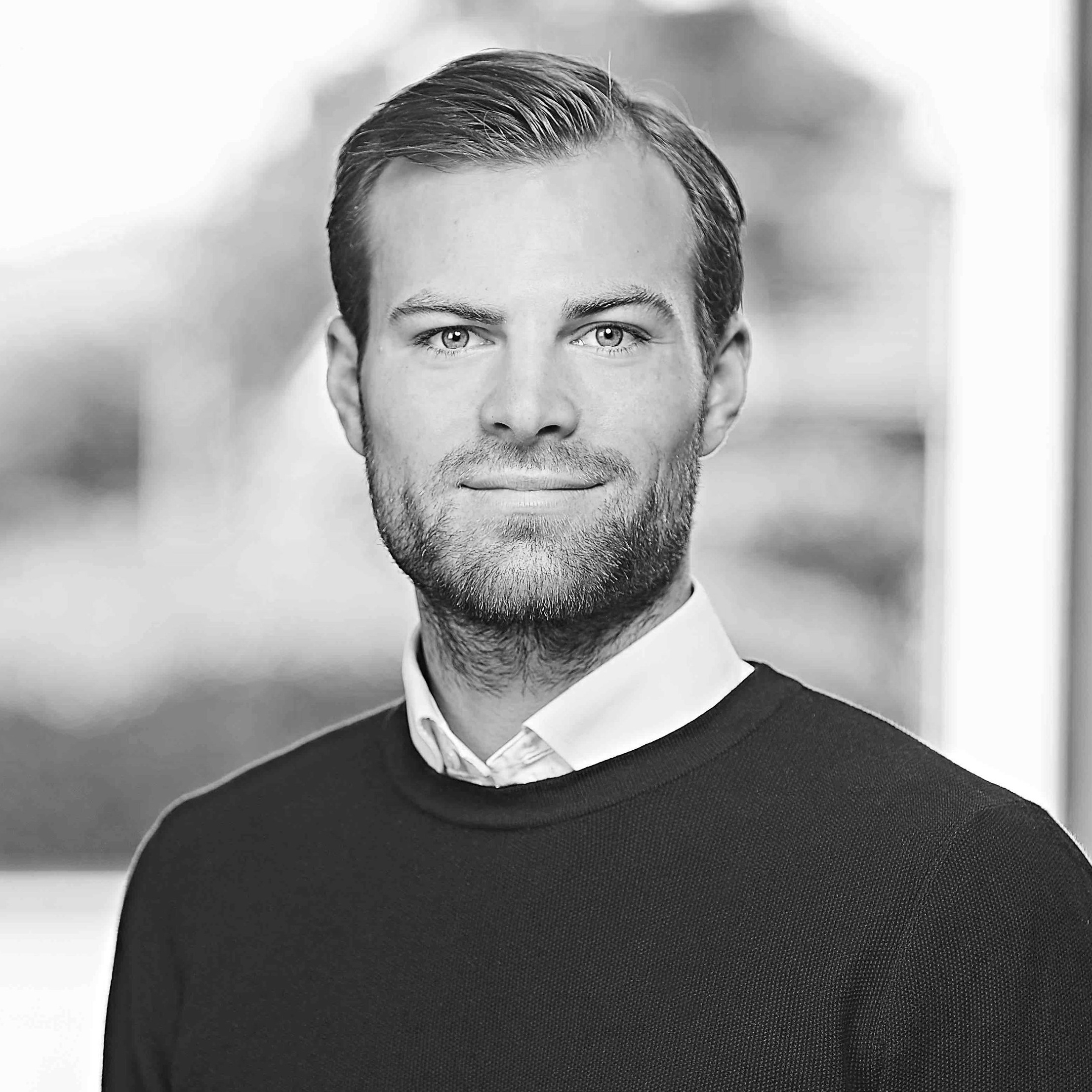 Christian Zinckernagel Product Development Analyst chzi@letsholo.com LinkedIn