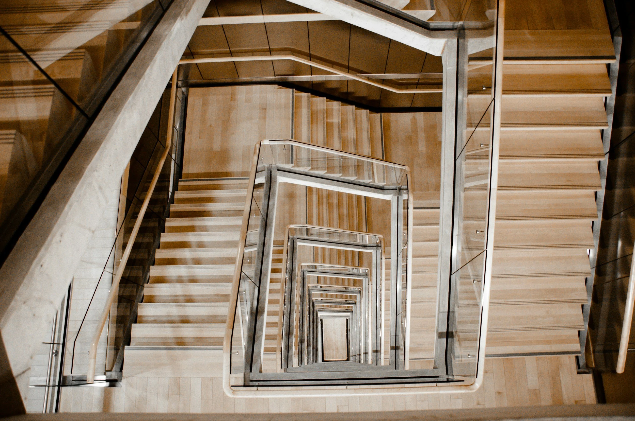 Winter Interior Trends 2024/25: Warm Minimalism, Natural Materials & the Return of the Staircase