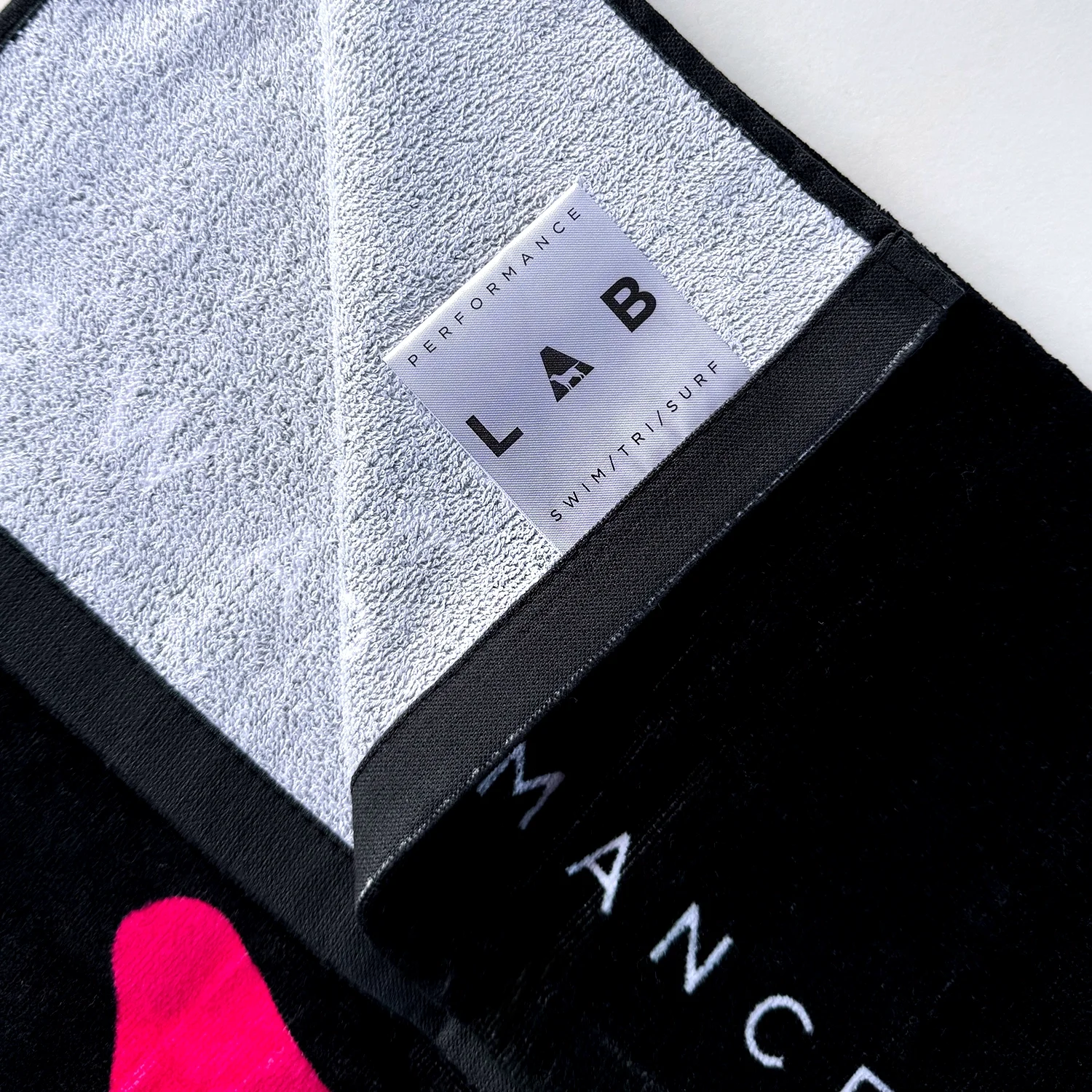 Labtowel-pinkLabel.webp