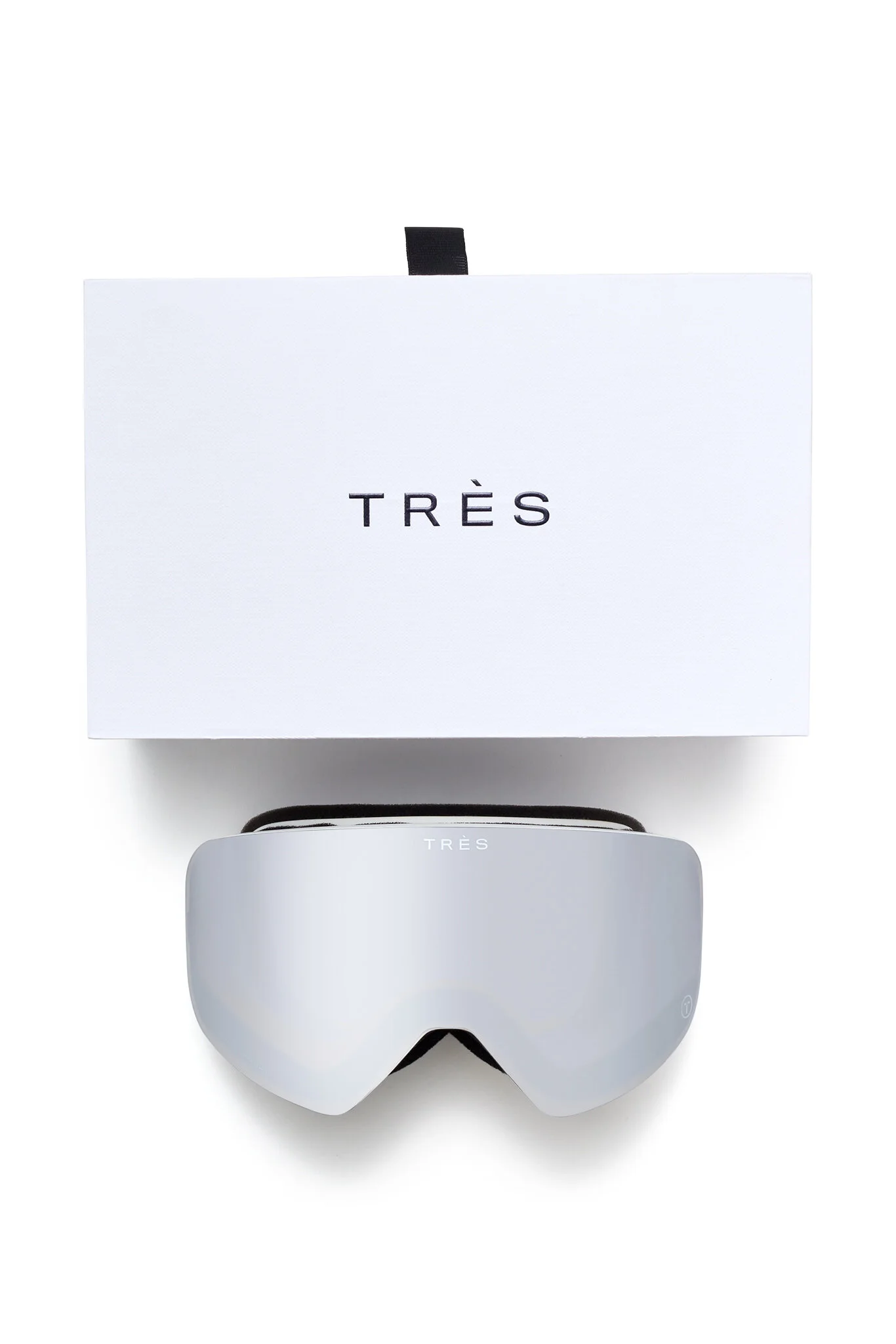TRÈS