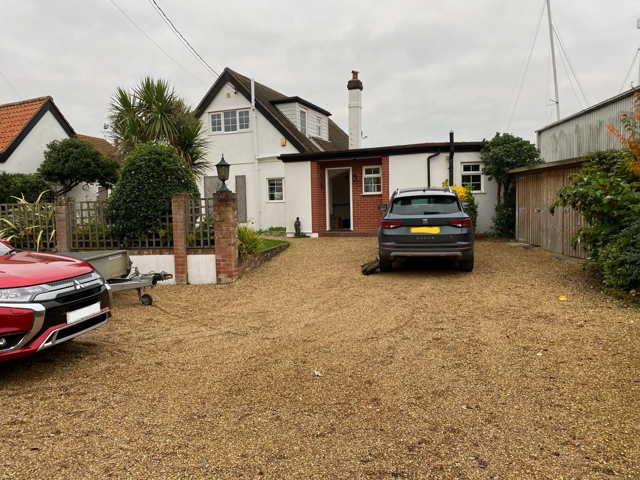 Contemporary Riverside Garden Design - Front Before