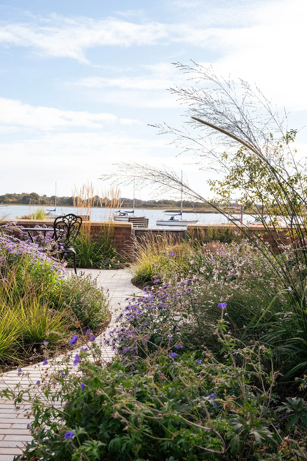 Contemporary Riverside Garden Design - Riverview