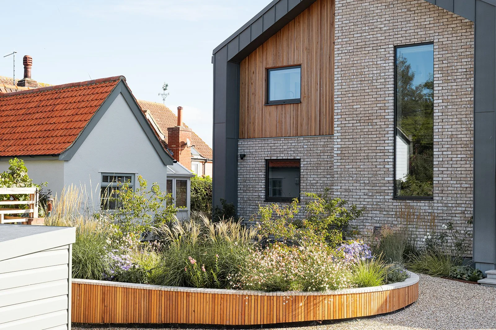 Contemporary Riverside Garden Design