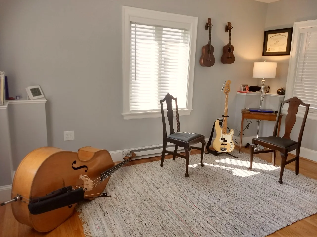 Studio with instruments.