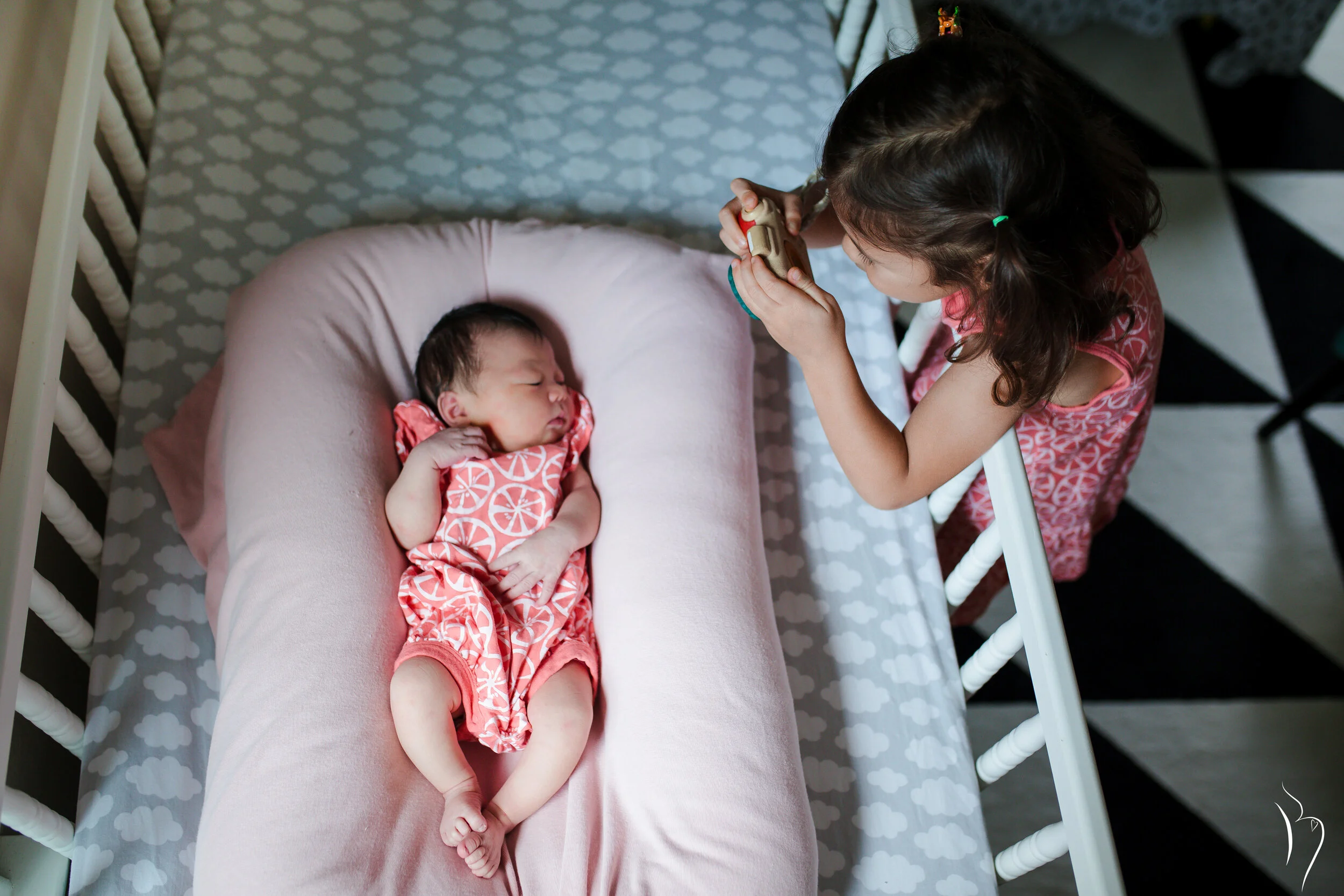  St. Louis maternity birth newborn photographer. Provides maternity birth newborn photography services in the St. Louis metro area.  Missouri birth photographer. 