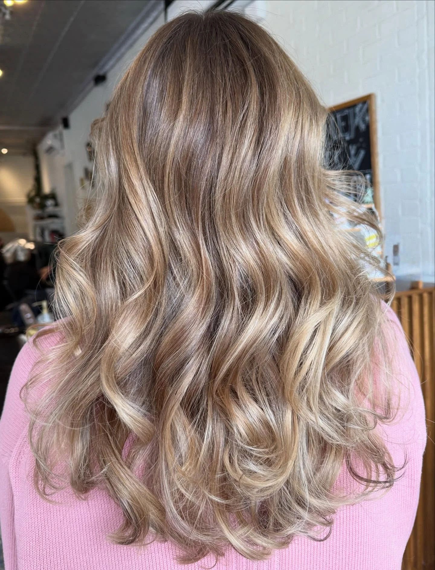 Lived in sandy blonde 👌 hair by Sydney @stotka_styles