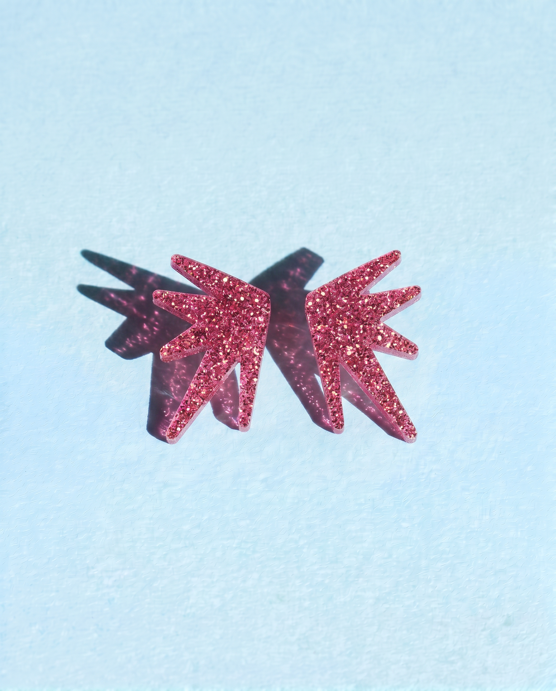 magnific_pon-solo-los-pendientes-d_2946684980.png