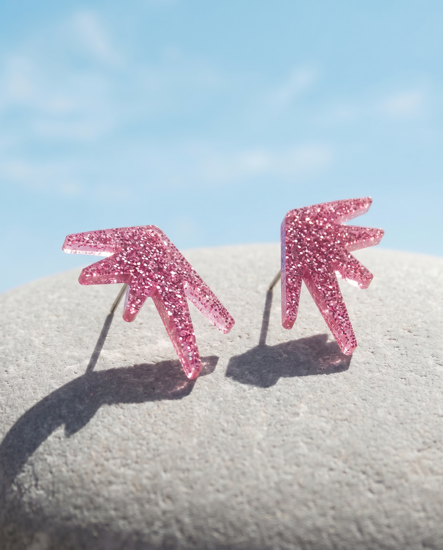 magnific_pon-los-pendientes-de-la-_2958476406.png