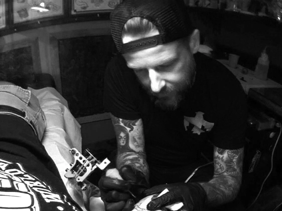 johnny-vampotna-tattooing_1125x1127.jpg