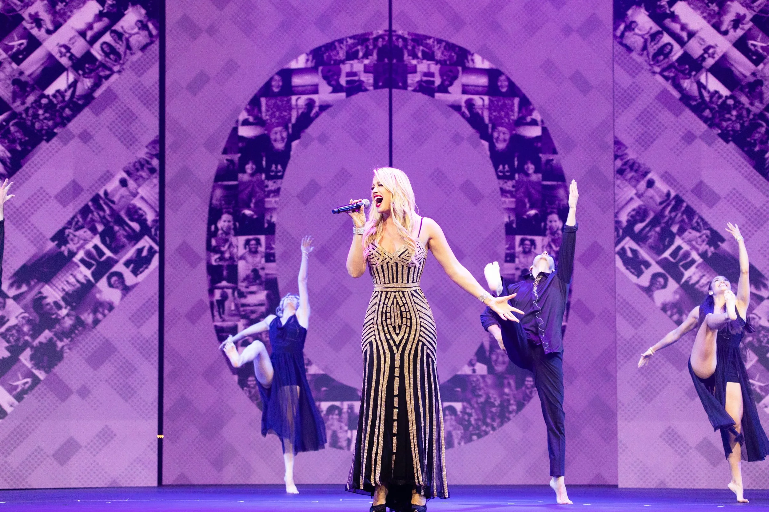 Dani Moz | Corporate Appearances, Industrial Performances & Motivational Singing