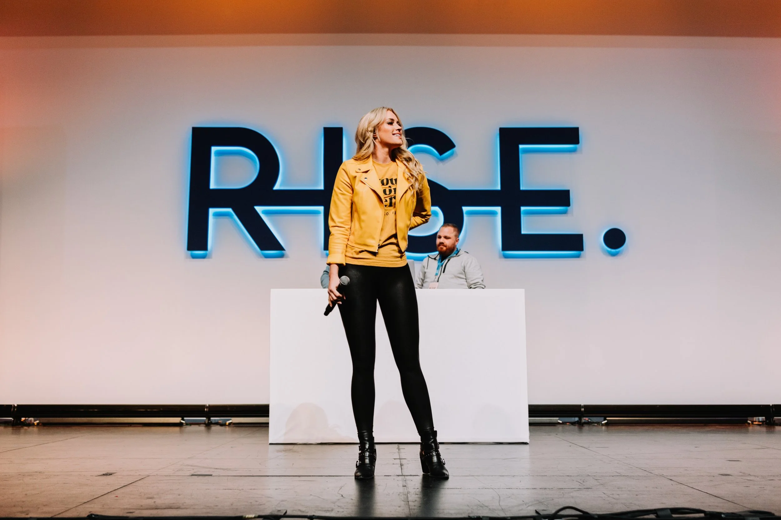 Dani Moz - Motivational Performer/Singer | Rachel Hollis' RISE Women's Conference 2020