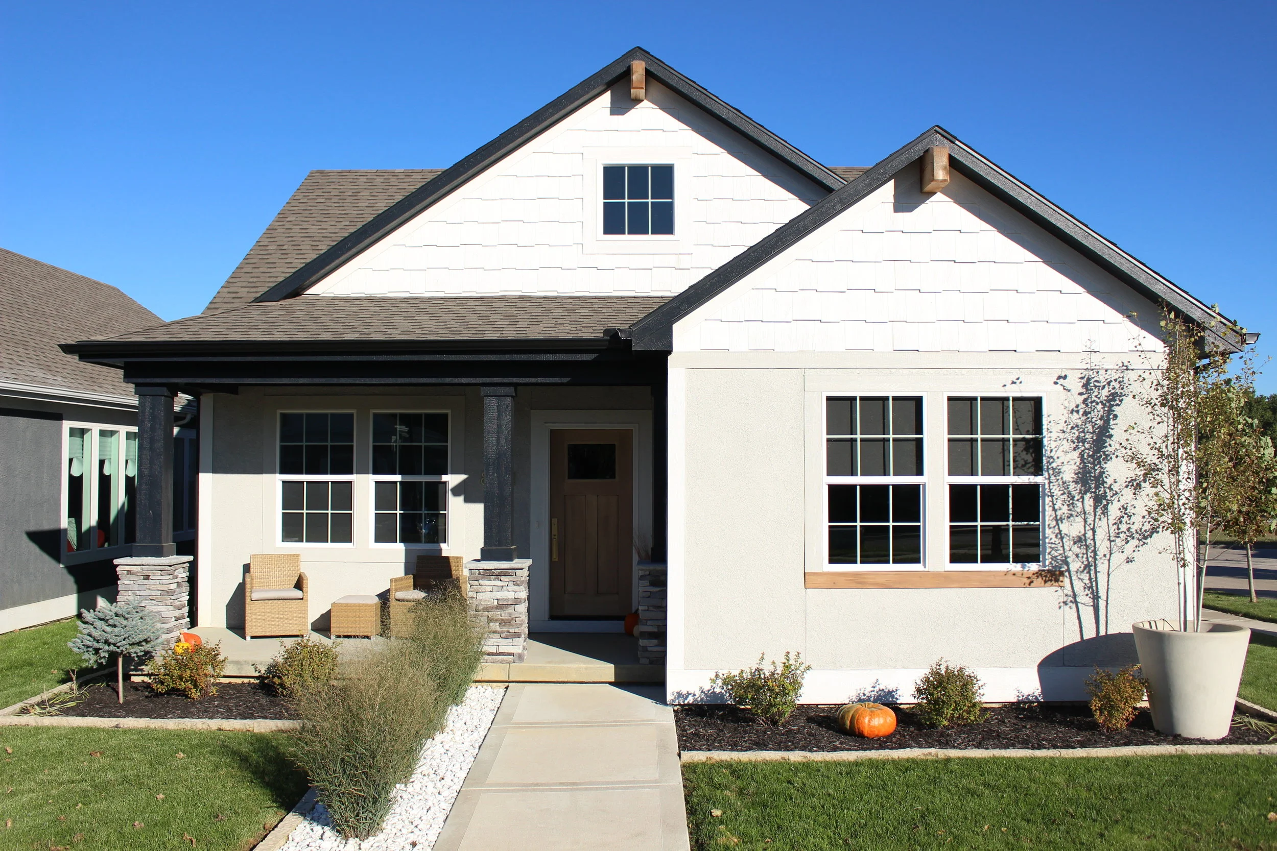 The Avery Crestwood Reverse - by Cardinal Crest